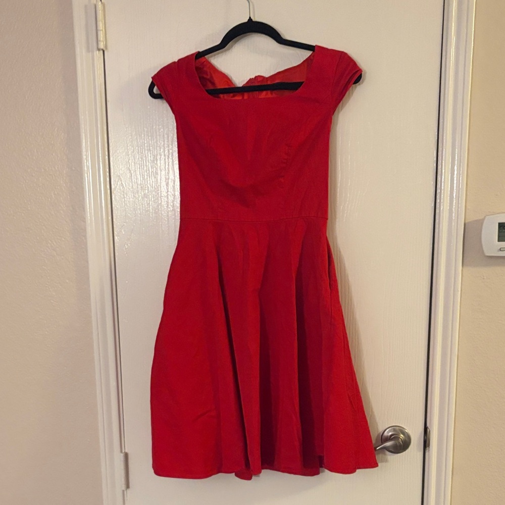 Pukavt - retro lipstick, fire engine red swing dress  sz M